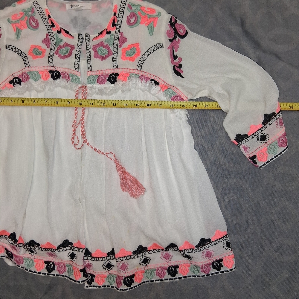 NYLON APPAREL women Size M Chic Embroidered Women's Blouse with Pink Accents - Picture 3 of 16